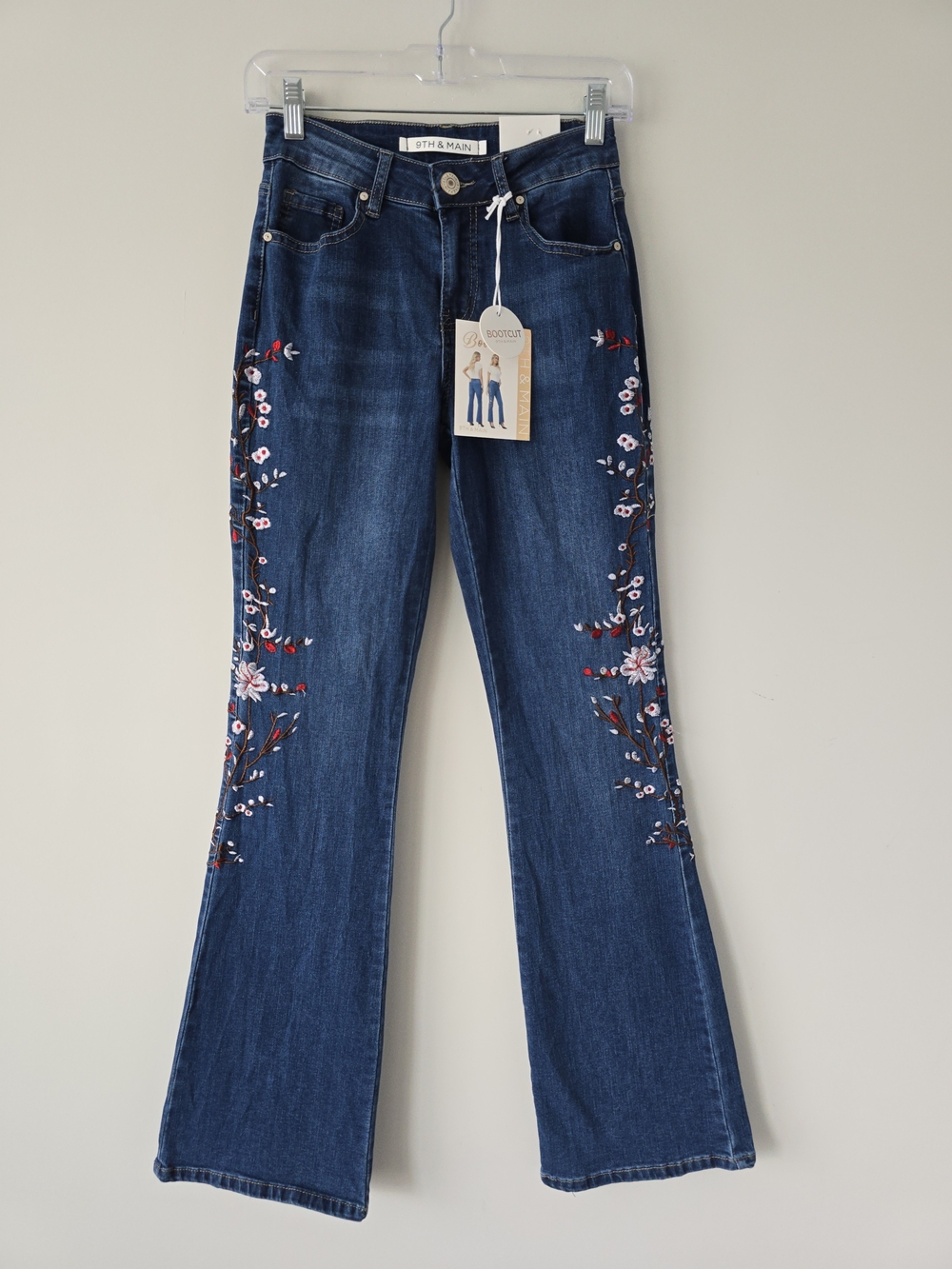 9th & Main Embroidered Flare Jeans 4 Med Wash NWT Boho Y2K